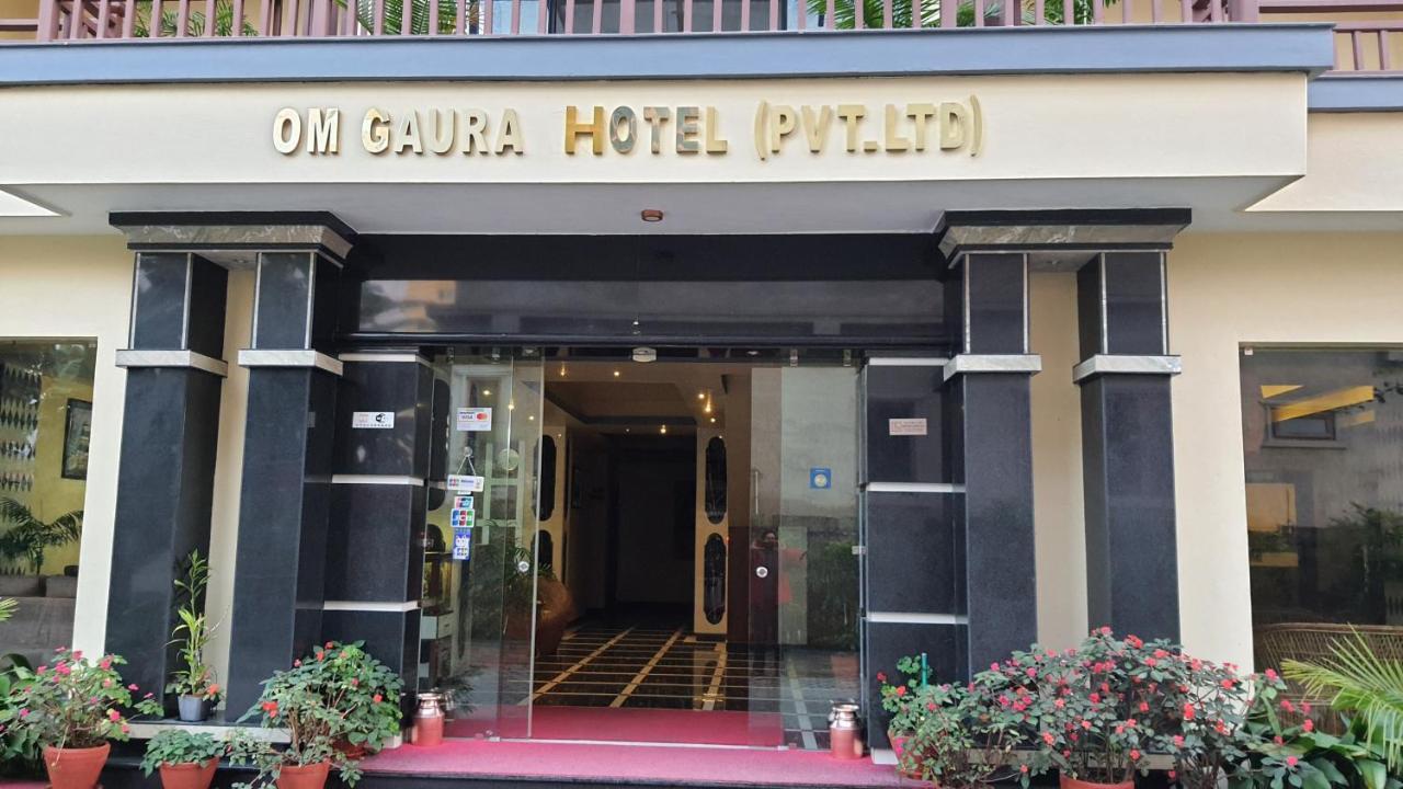 Om Gaura Hotel Pokhara Ngoại thất bức ảnh
