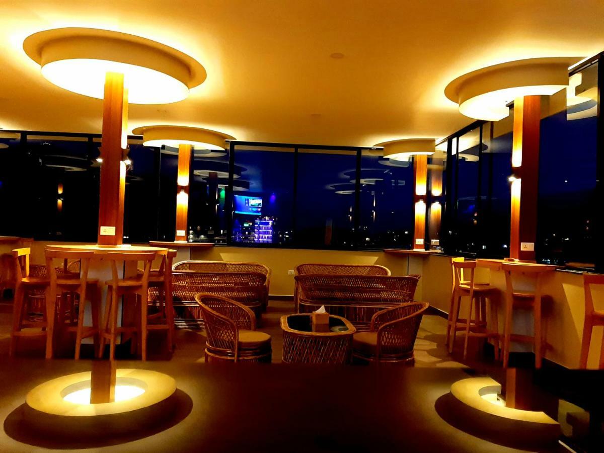 Om Gaura Hotel Pokhara Ngoại thất bức ảnh