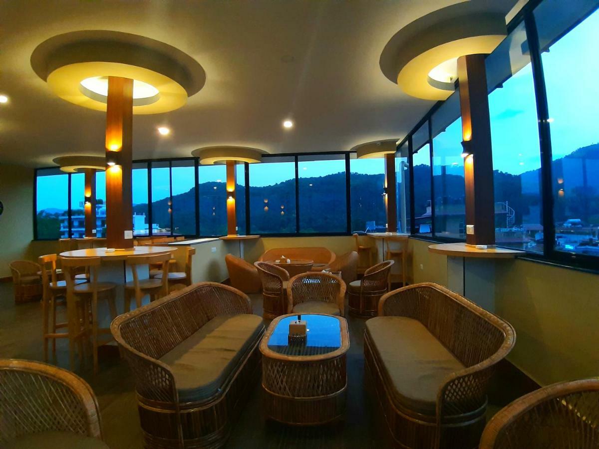 Om Gaura Hotel Pokhara Ngoại thất bức ảnh